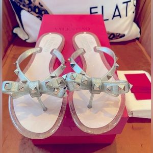 Valentino Garavani Rockstud Jelly Flip Flop Gold